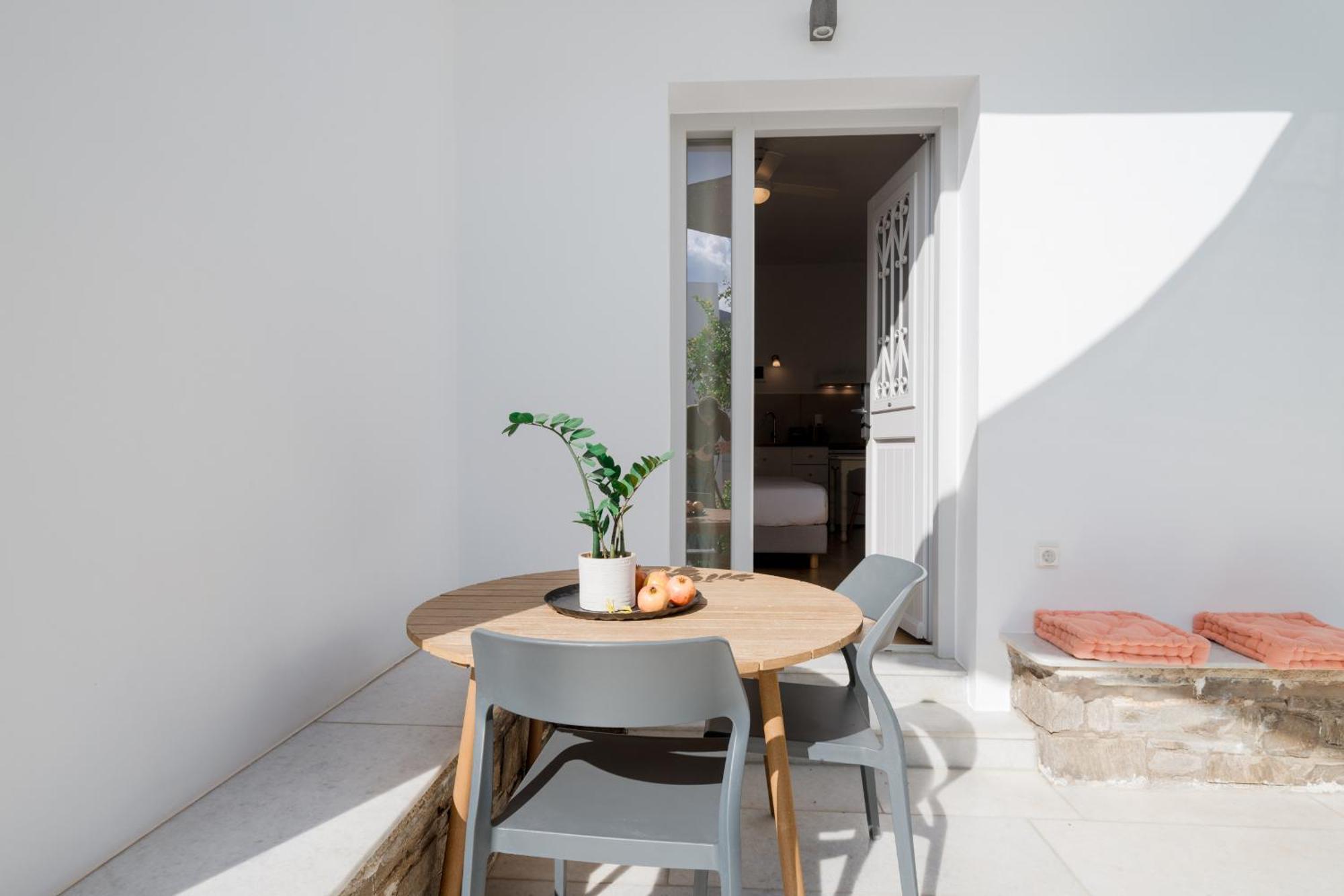 Nautilus Apartments Парос Екстериор снимка