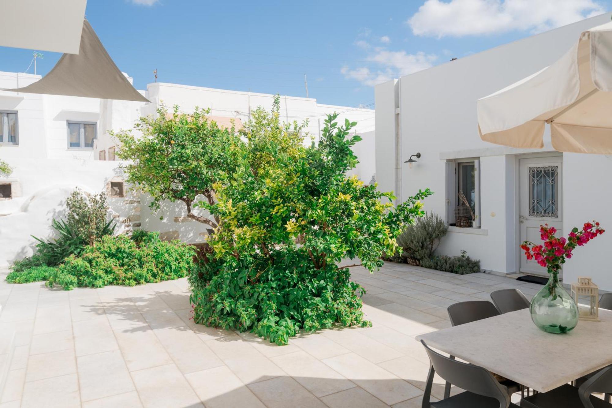 Nautilus Apartments Парос Екстериор снимка